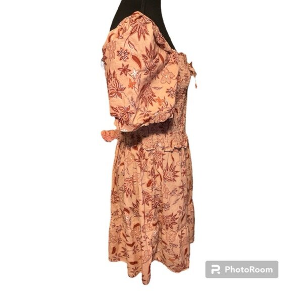 Smocked Puff-Sleeve Midi Dress in Blush Floral - Picture 2 of 10